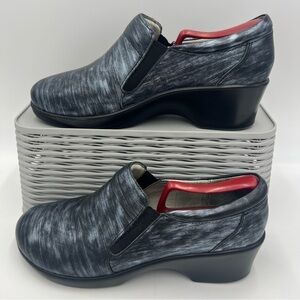 Alegria Eryn Chrome Blue Slip On Clogs Size 41